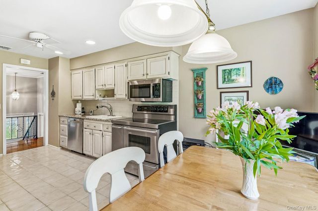 22 Locksley Lane, Bedford Hills, NY 10507