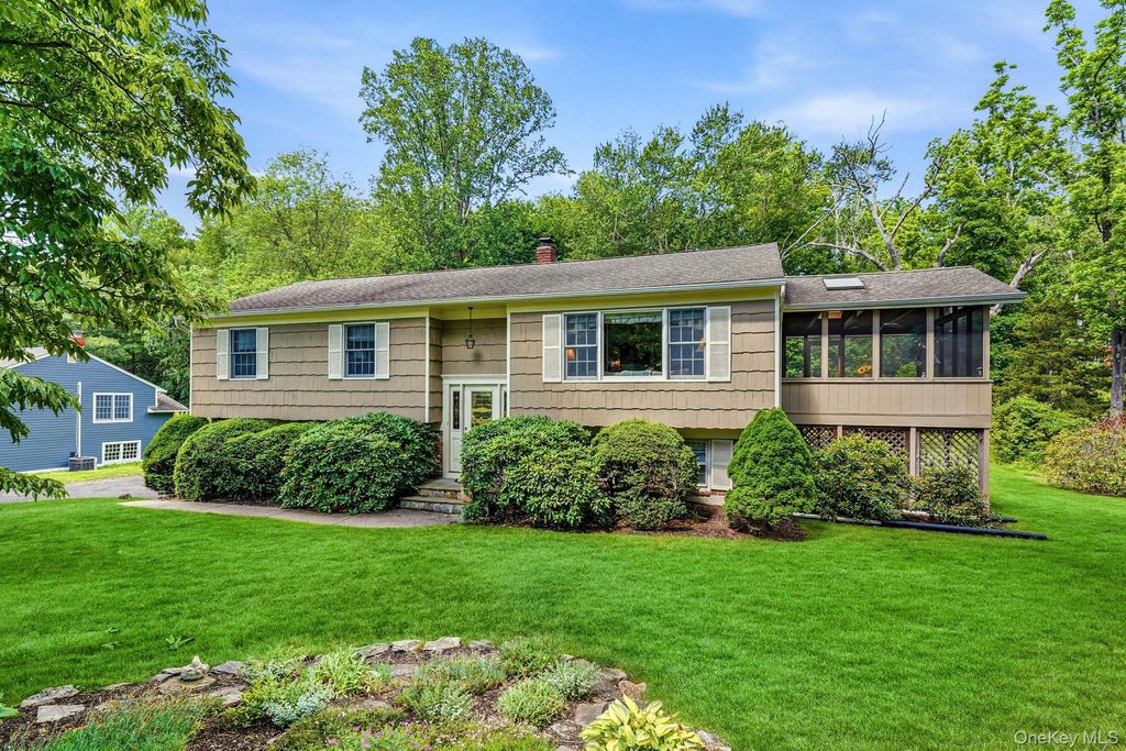 22 Locksley Lane, Bedford Hills, NY 10507