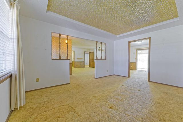 985 N Hampton Road, Harrah, OK 73045