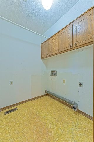 985 N Hampton Road, Harrah, OK 73045
