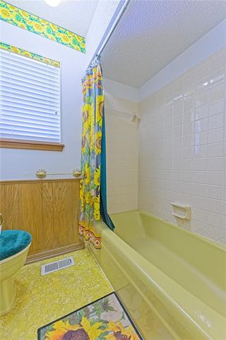 985 N Hampton Road, Harrah, OK 73045