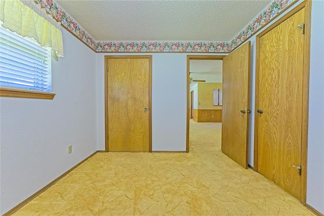 985 N Hampton Road, Harrah, OK 73045