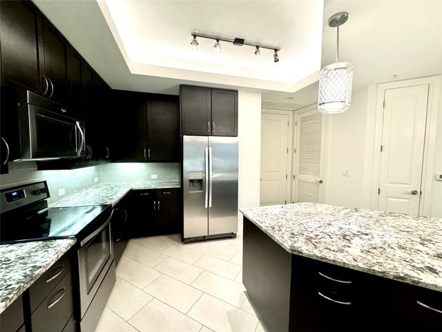 2303 Mid Lane 717, Houston, TX 77027