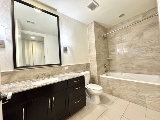 2303 Mid Lane 717, Houston, TX 77027