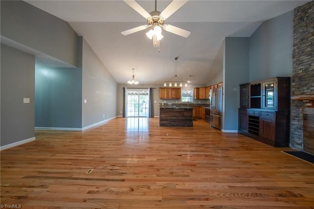 554 Dogwood Acres Lane, Madison, NC 27025