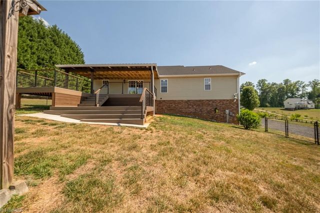 554 Dogwood Acres Lane, Madison, NC 27025