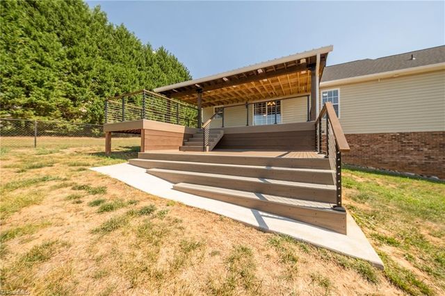 554 Dogwood Acres Lane, Madison, NC 27025