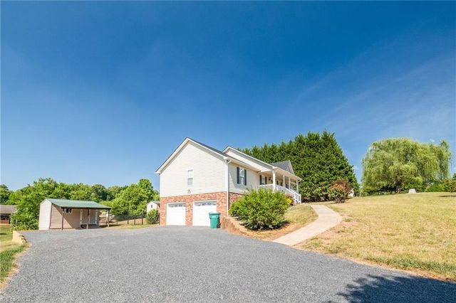 554 Dogwood Acres Lane, Madison, NC 27025