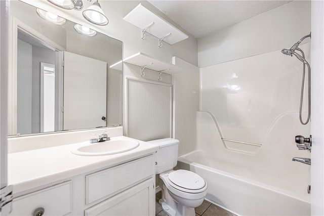 4031 Old Missouri Road, Fayetteville, AR 72703