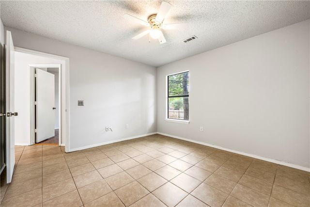 4031 Old Missouri Road, Fayetteville, AR 72703