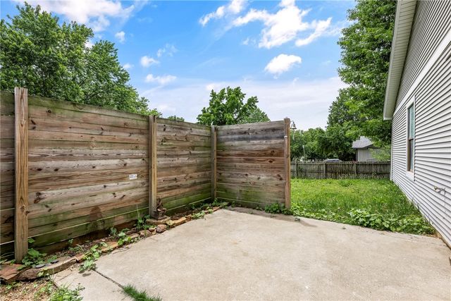 4031 Old Missouri Road, Fayetteville, AR 72703