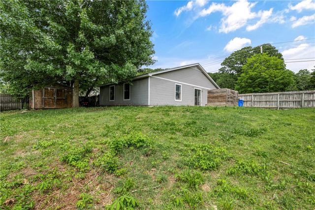 4031 Old Missouri Road, Fayetteville, AR 72703