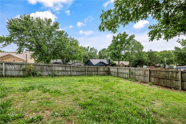 4031 Old Missouri Road, Fayetteville, AR 72703