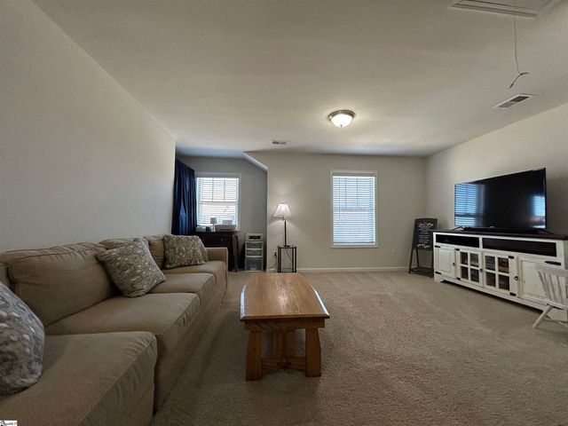 231 Raleighwood Lane, Simpsonville, SC 29681