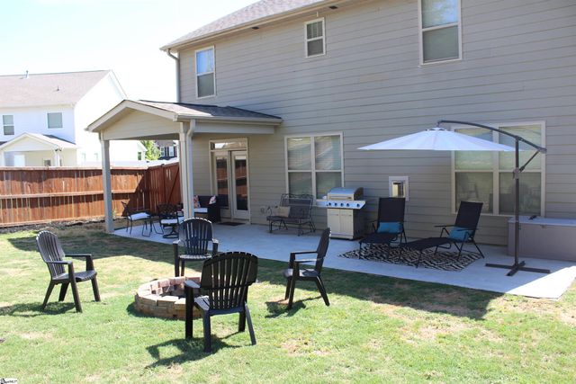 231 Raleighwood Lane, Simpsonville, SC 29681