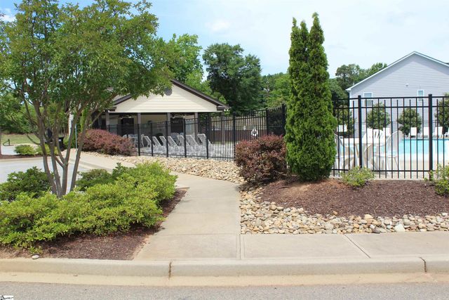 231 Raleighwood Lane, Simpsonville, SC 29681