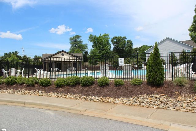 231 Raleighwood Lane, Simpsonville, SC 29681