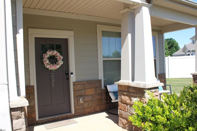 231 Raleighwood Lane, Simpsonville, SC 29681