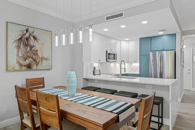 11775 St Andrews Place 103, Wellington, FL 33414