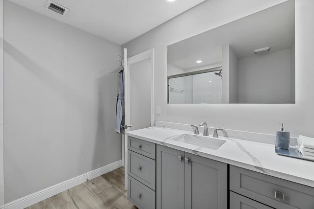 11775 St Andrews Place 103, Wellington, FL 33414
