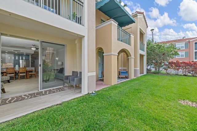 11775 St Andrews Place 103, Wellington, FL 33414