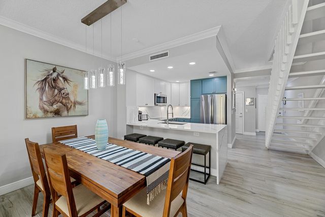 11775 St Andrews Place 103, Wellington, FL 33414