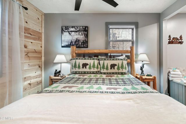 1720 Silver Poplar Lane, Sevierville, TN 37876