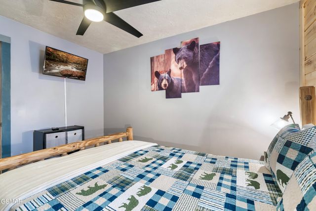 1720 Silver Poplar Lane, Sevierville, TN 37876