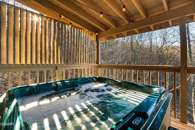 1720 Silver Poplar Lane, Sevierville, TN 37876