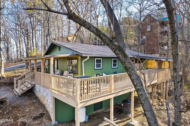 1720 Silver Poplar Lane, Sevierville, TN 37876