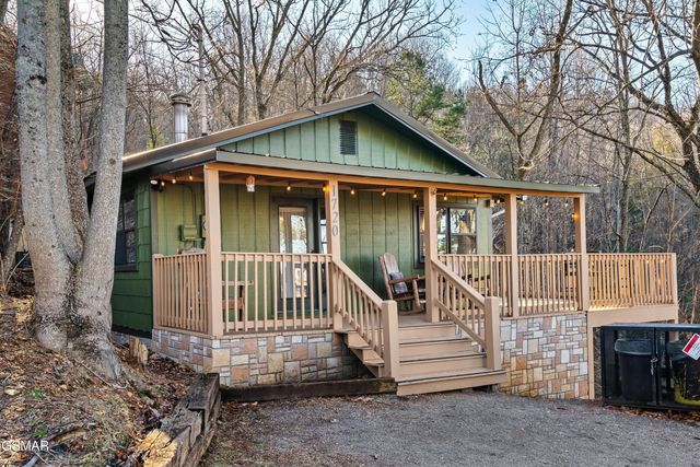 1720 Silver Poplar Lane, Sevierville, TN 37876