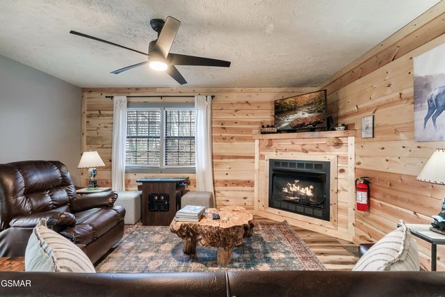 1720 Silver Poplar Lane, Sevierville, TN 37876