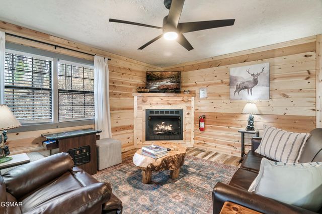 1720 Silver Poplar Lane, Sevierville, TN 37876