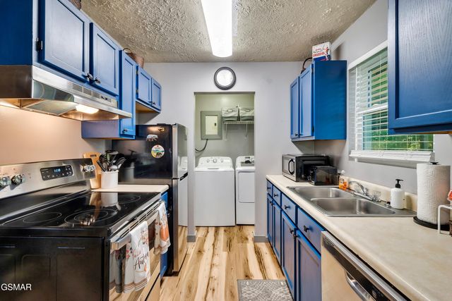 1720 Silver Poplar Lane, Sevierville, TN 37876