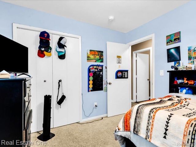 8242 Russell Street, Shelby Twp, MI 48317