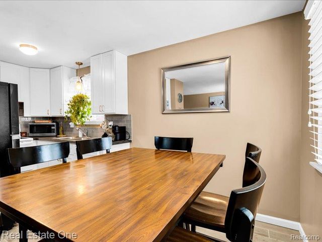 8242 Russell Street, Shelby Twp, MI 48317