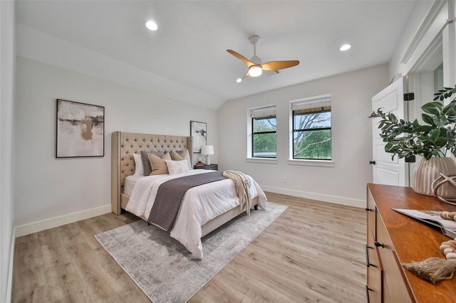 18859 Kinkaid Road W, Montgomery, TX 77316