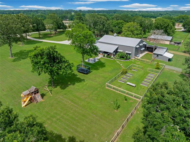 18859 Kinkaid Road W, Montgomery, TX 77316