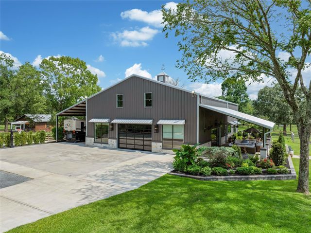 18859 Kinkaid Road W, Montgomery, TX 77316