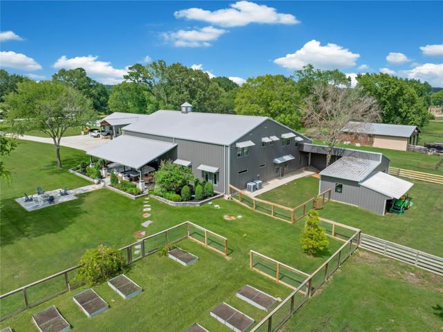 18859 Kinkaid Road W, Montgomery, TX 77316