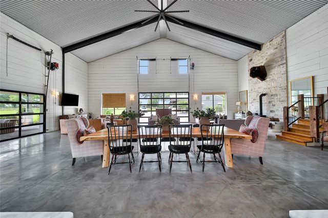 18859 Kinkaid Road W, Montgomery, TX 77316