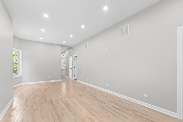 5748 W Erie Street, Chicago, IL 60644