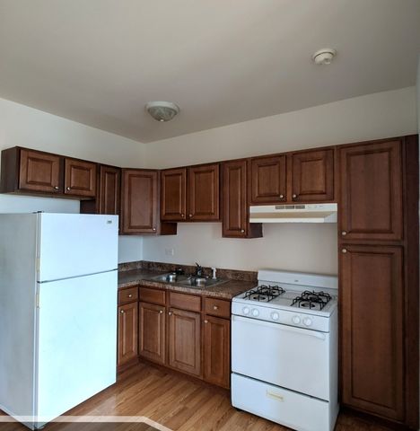 2600 N Kimball Avenue 403, Chicago, IL 60647
