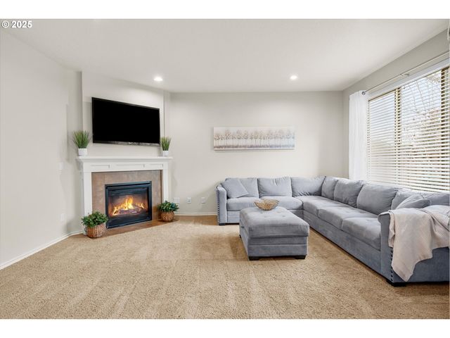 17925 Nw WATERFIELD Ct, Beaverton, OR 97006