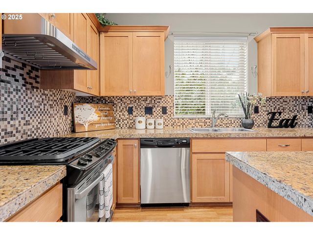 17925 Nw WATERFIELD Ct, Beaverton, OR 97006