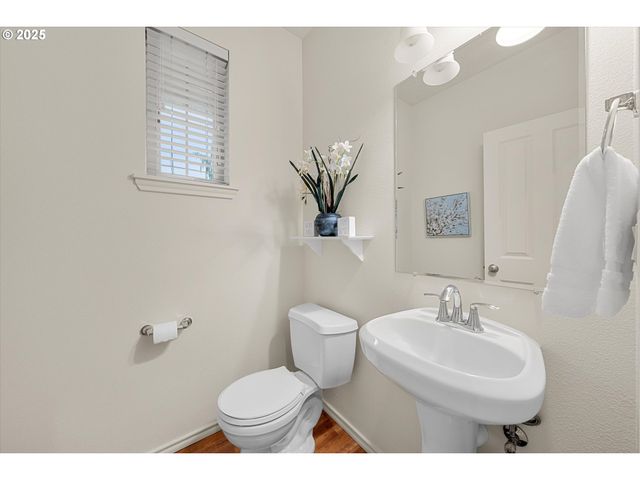 17925 Nw WATERFIELD Ct, Beaverton, OR 97006