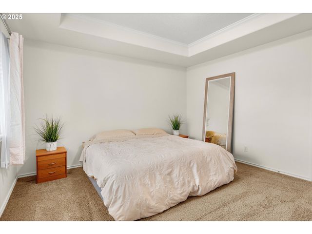 17925 Nw WATERFIELD Ct, Beaverton, OR 97006