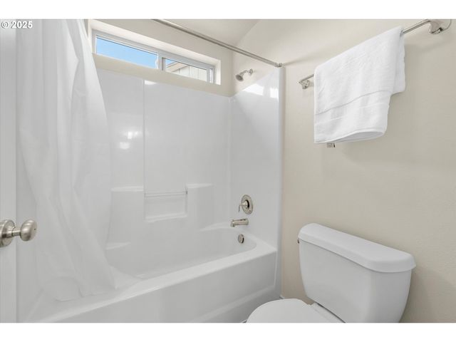 17925 Nw WATERFIELD Ct, Beaverton, OR 97006