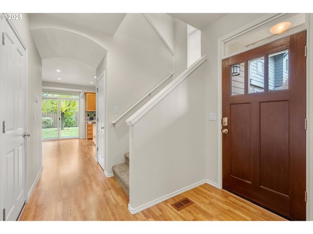 17925 Nw WATERFIELD Ct, Beaverton, OR 97006