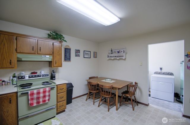 664 NW New York Avenue, Chehalis, WA 98532